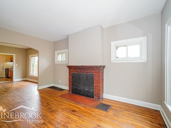 3rd image of 2860 E 12th Ave