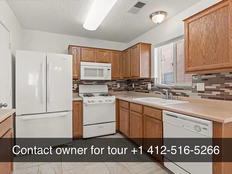 1041 Desert Paintbrush Loop NE — Photo 4