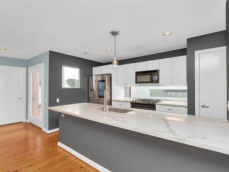 2605 Calumet St #38 — Photo 21