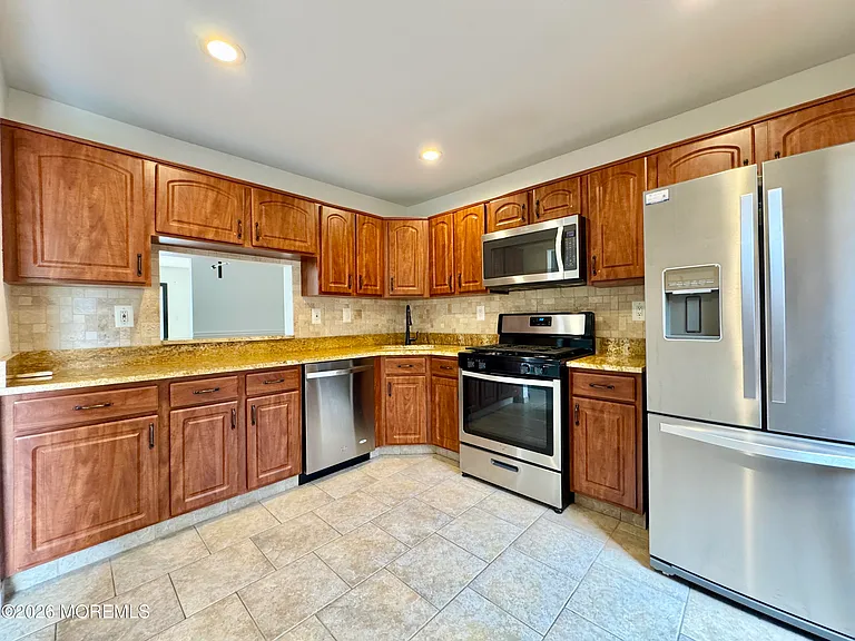 207 Lindsey Ct — Photo 7