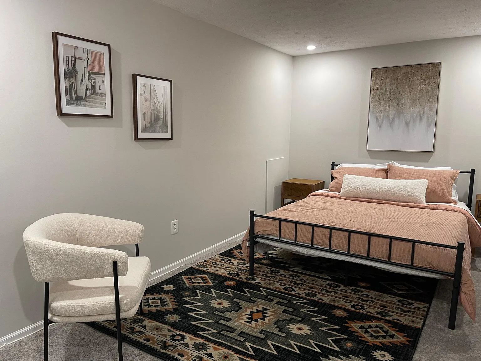 1 bed, 150 sqft, $900 — Photo 1