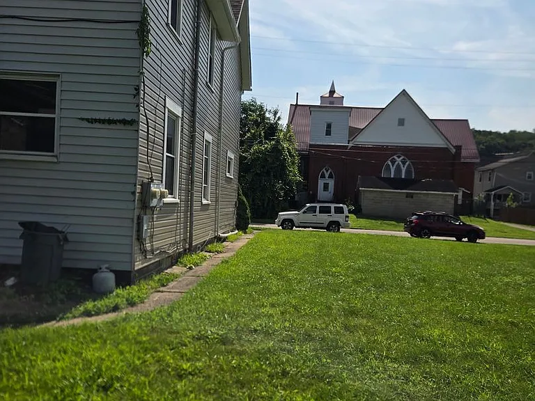 216 Clifford Ave — Photo 15