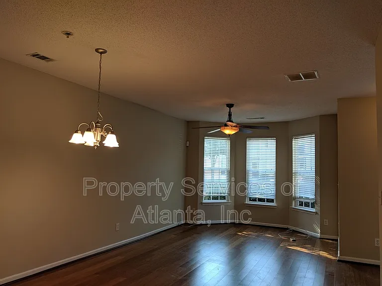 2265 Nicole Dr — Photo 3