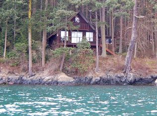 16 Center Is, Anacortes, WA 98221