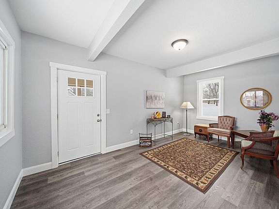 4th image of 781 Tomlinson St