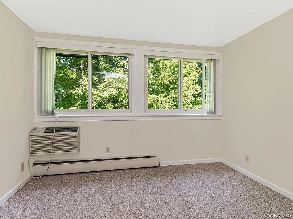 2 bed, 1.0 bath, 925 sqft, $2,050 — Photo 4