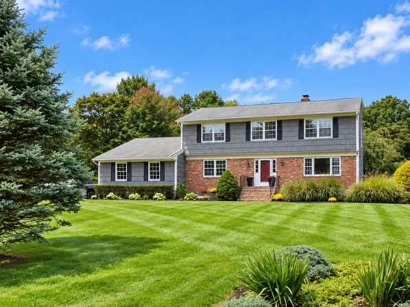 5 Fleming Ct, Washington Twp., NJ 07853