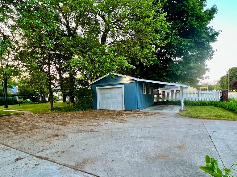 4046 Gratiot Ave — Photo 23