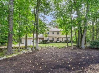 22 Hickory Hill Rd, Manchester, MA 01944