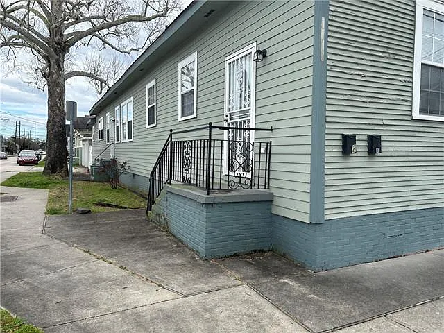 Building Photo - 1740 N Dupre St