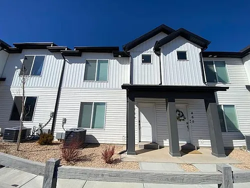 573 S May Dr Photo 1
