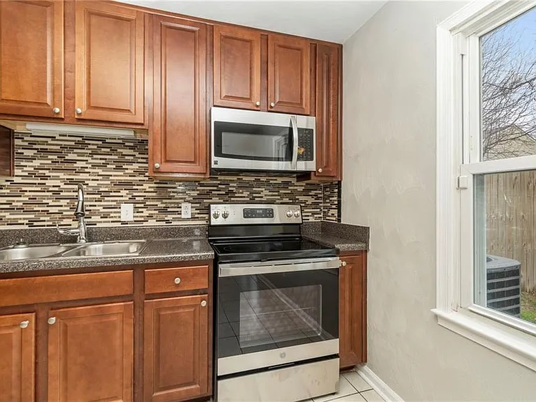 5989 Clear Springs Ct — Photo 26