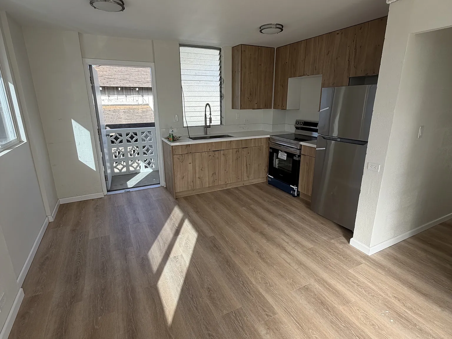 910 Factory Street - 1 — Photo 2