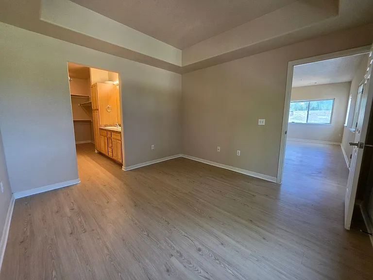 1401 W 85th Ave — Photo 16
