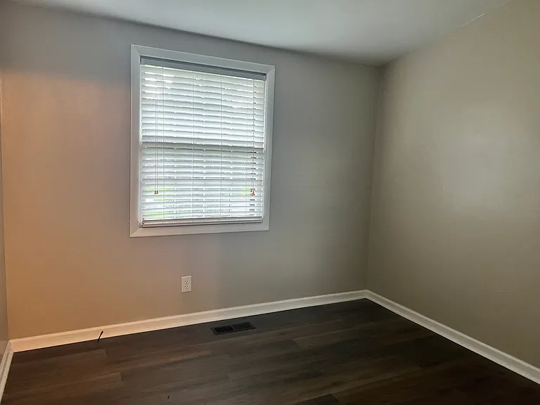 107 Bonnie Rd — Photo 17
