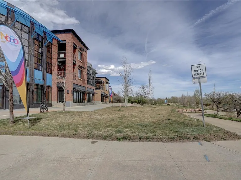 4520 Broadway #206 — Photo 33