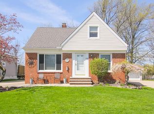 1328 Belrose Rd, Mayfield Heights, OH 44124
