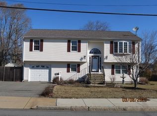 1076 New Boston Rd, Fall River, MA 02720