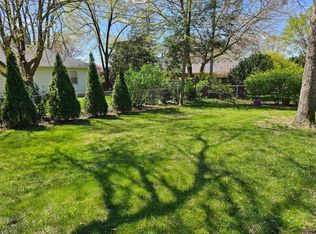 925 Sunset Dr, Bowling Green, OH 43402