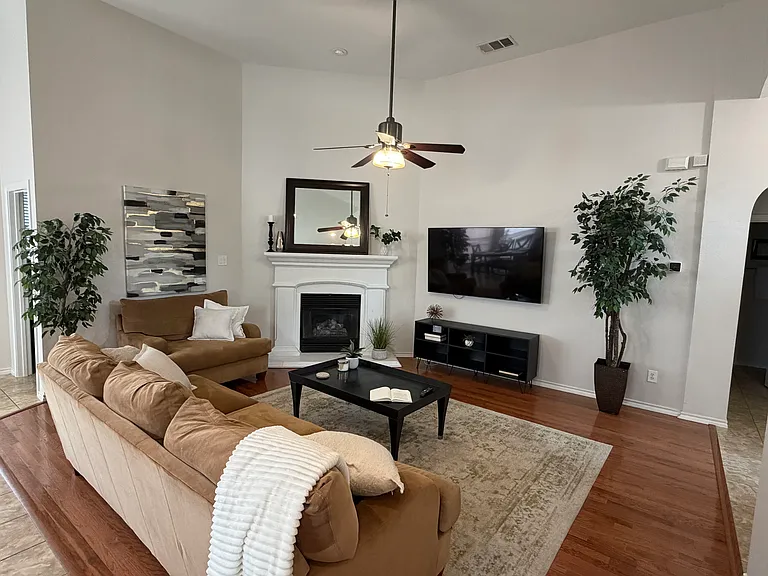 4112 Ellenboro Ln — Photo 7
