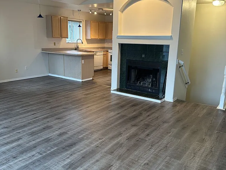 4018 Sycamore Loop — Photo 3