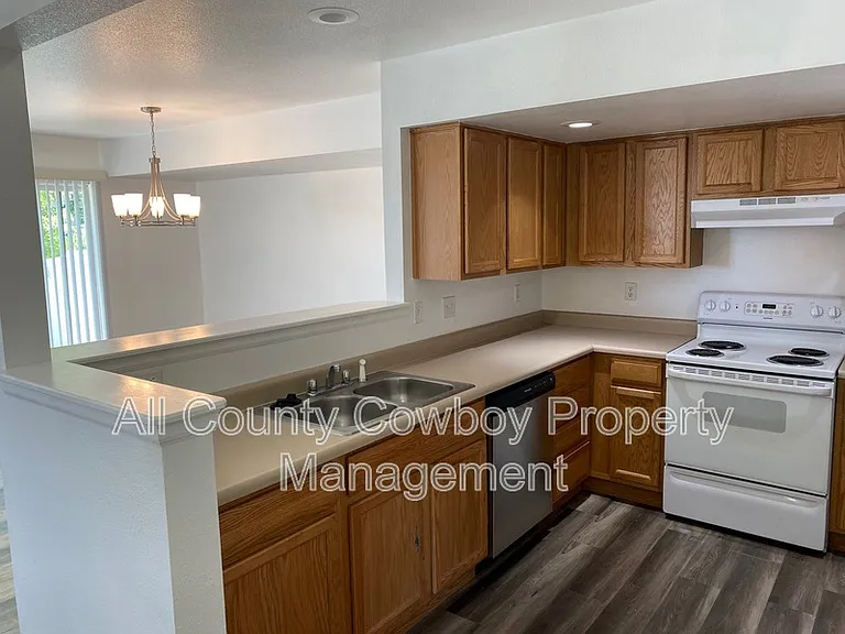 331 Annie Morgan Ct — Photo 2