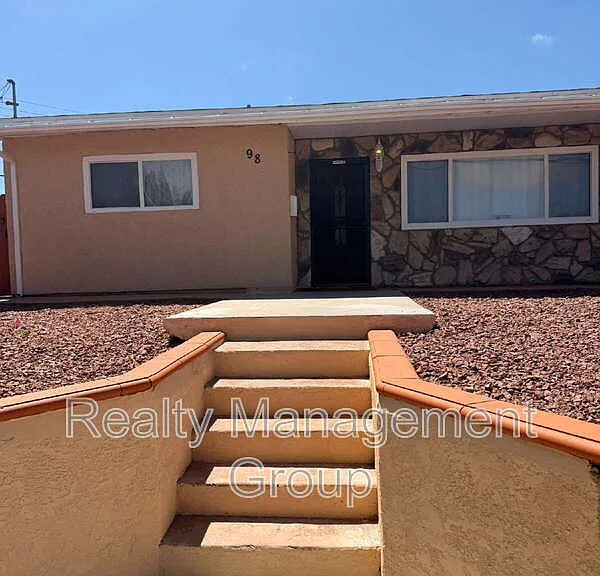 98 E Palomar St — Photo 1