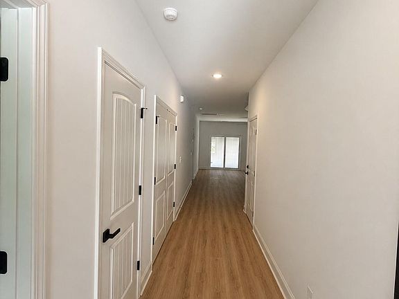 3rd image of 123 Chapel Hill Dr