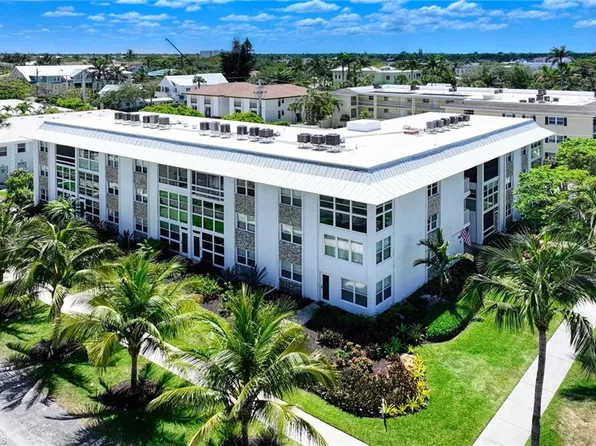 1021 3rd ST S #304, NAPLES, FL 34102