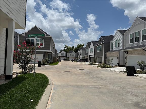 2nd image of 11321 Stonework Grove Ln
