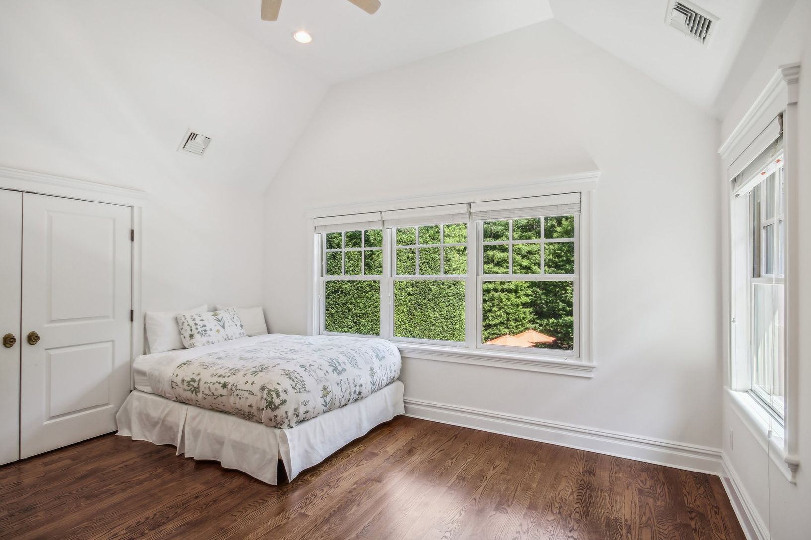 another guest bedroom