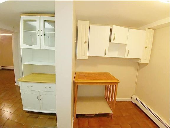 4th image of 83 N Lawn Ave #Basement