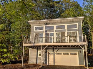 52 Loon Creek Ln, Averill Park, NY 12018