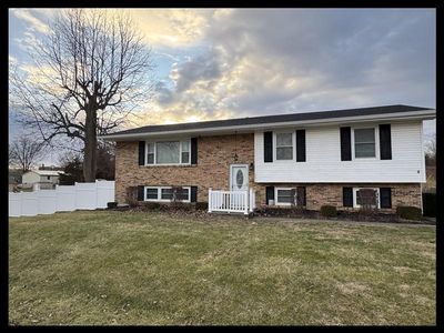 1205 Englewood Dr, Macon, MO, 63552