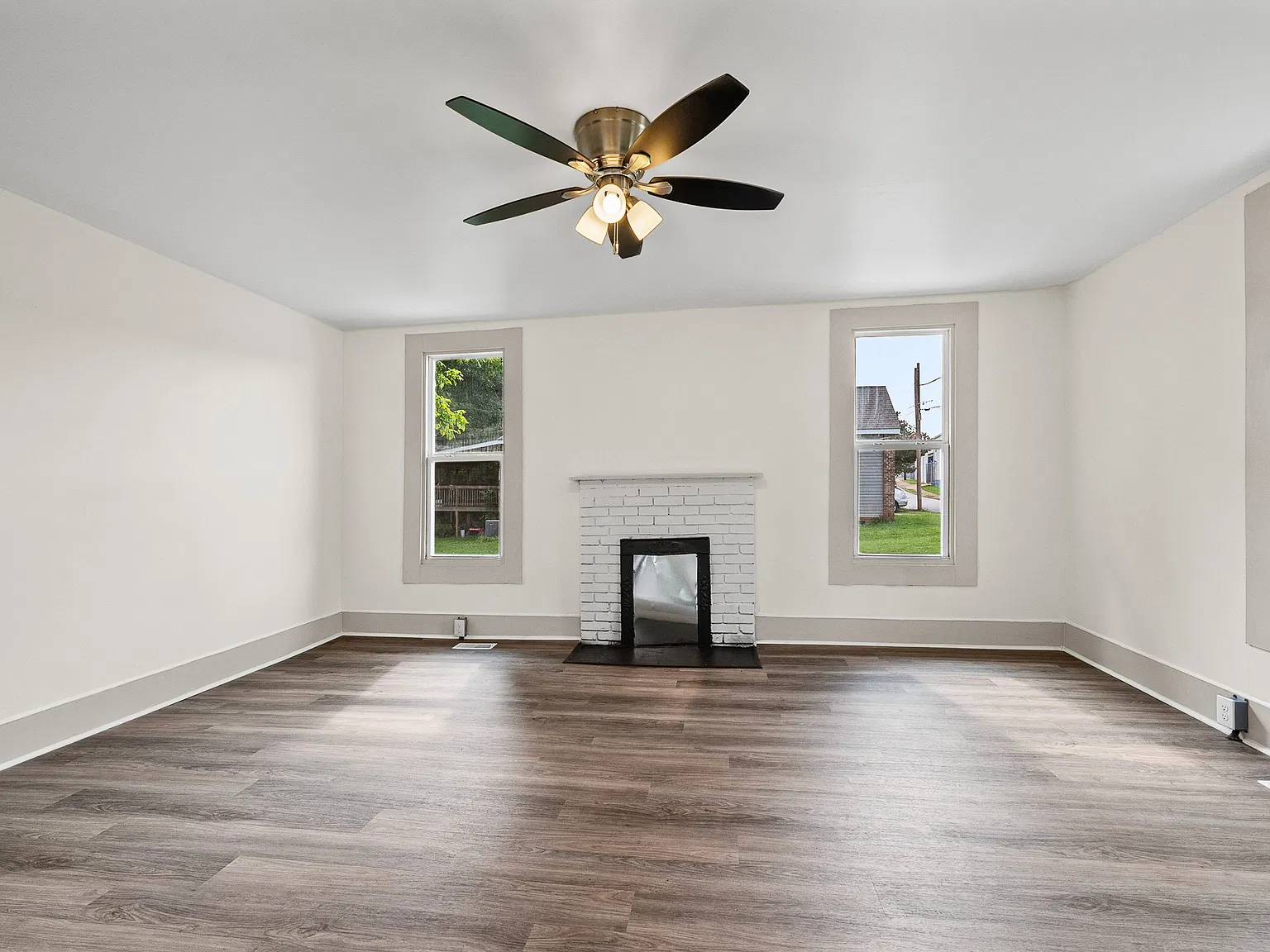 2 bed, 1216 sqft, $1,299 — Photo 3