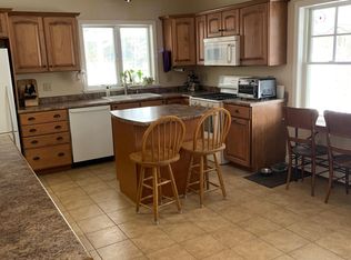 41 River Ridge Dr, Dayton, ME 04005