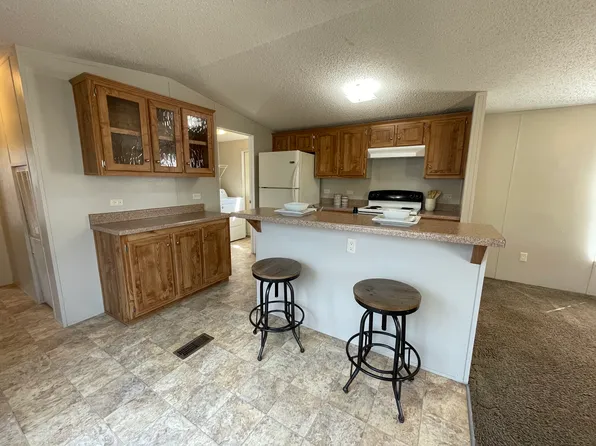 406 E McCurtain Ave, Calera, OK 74730