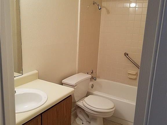 5th image of 4700 Sausalito Dr
