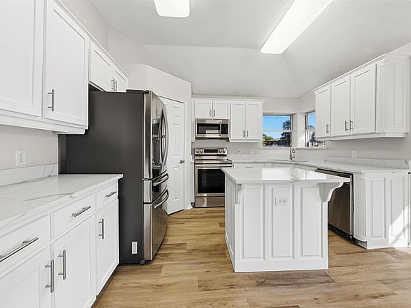 5th image of 506 Dallas Dr