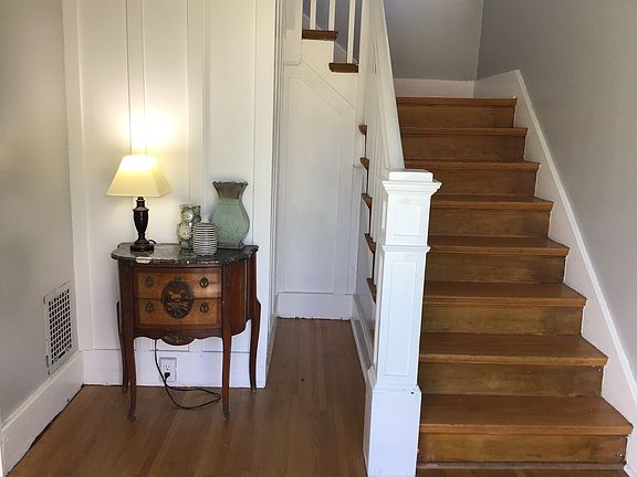 3rd image of 2312 Broadmeade Rd Floor 2