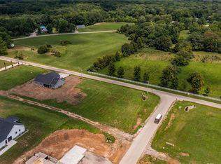 26 N Country Club Rd, Effingham, IL 62401