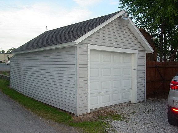 4th image of 806 Uncapher Ave