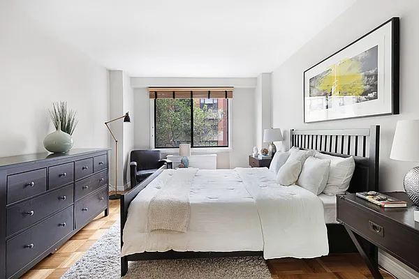 Sold by Compass | media 22