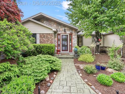 1162 Heights Rd, Lake Orion, MI, 48362