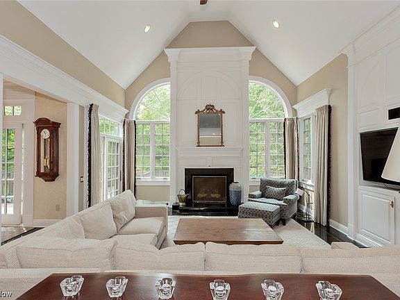 5th image of 115 Edgewood Ct