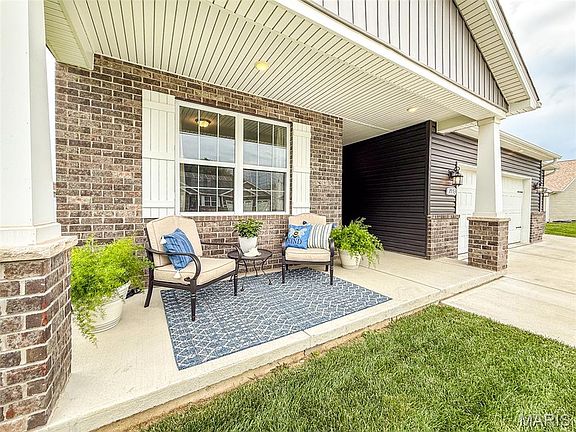 3rd image of 3553 Chippewa Dr