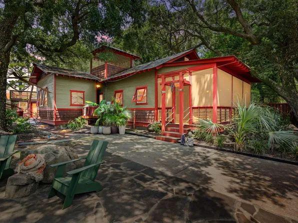 1124 E Cooper Ave, Folly Beach, SC 29439