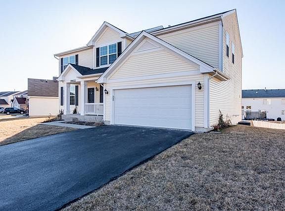 3rd image of 39422 Crofton Ln