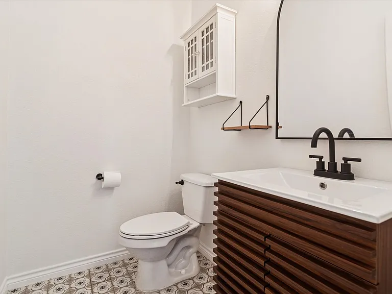 1116 Charleston Ln — Photo 19