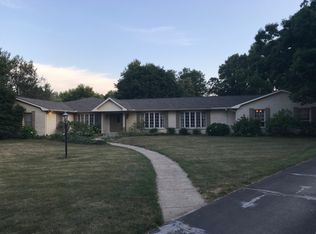 141 Woodlake Rd, Seymour, IL 61875